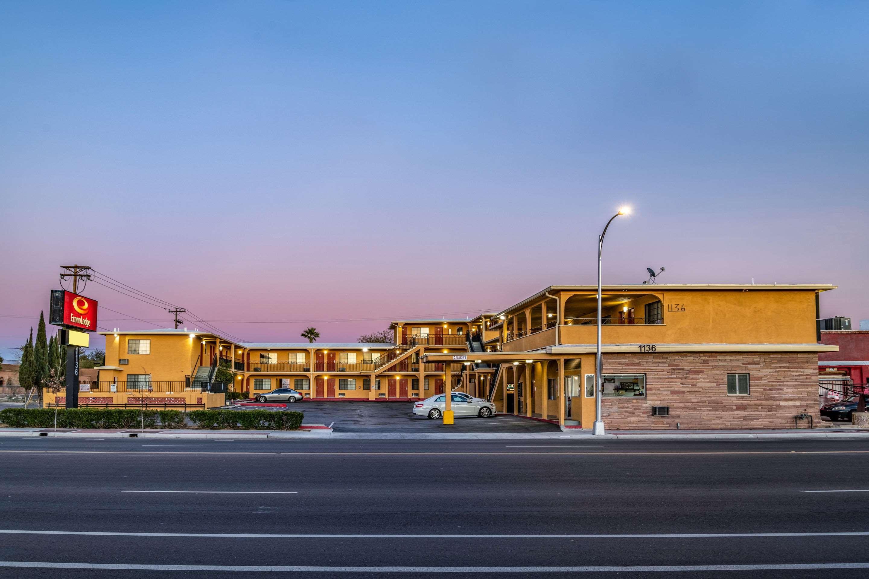 Econo Lodge University Тусон Экстерьер фото